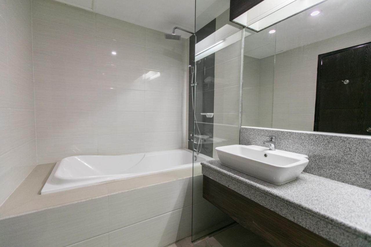 La Maja Rica Hotel Tarlac City Экстерьер фото