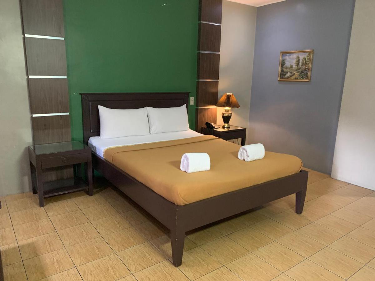 La Maja Rica Hotel Tarlac City Экстерьер фото